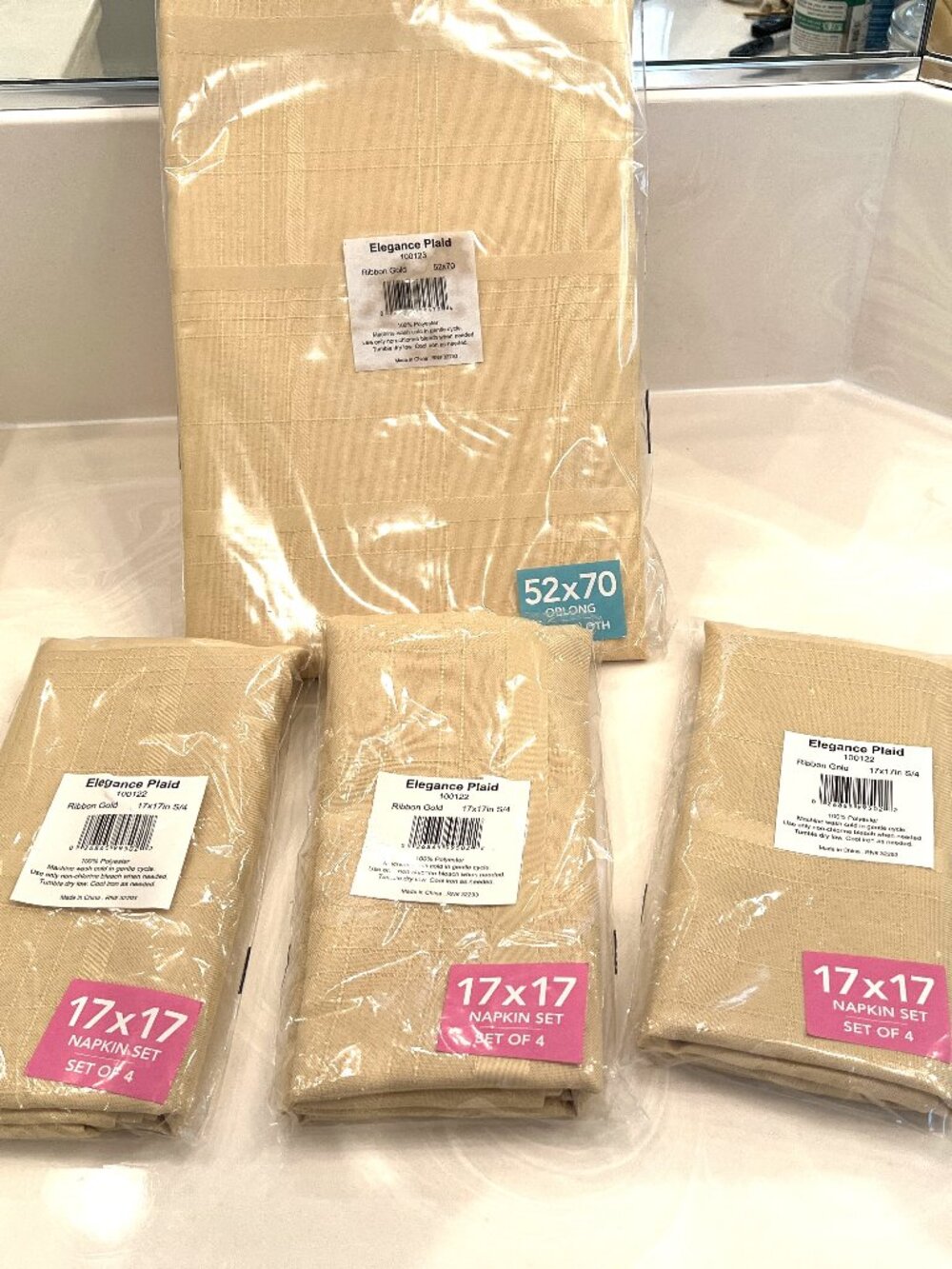 Brand New 3 piece Table linens